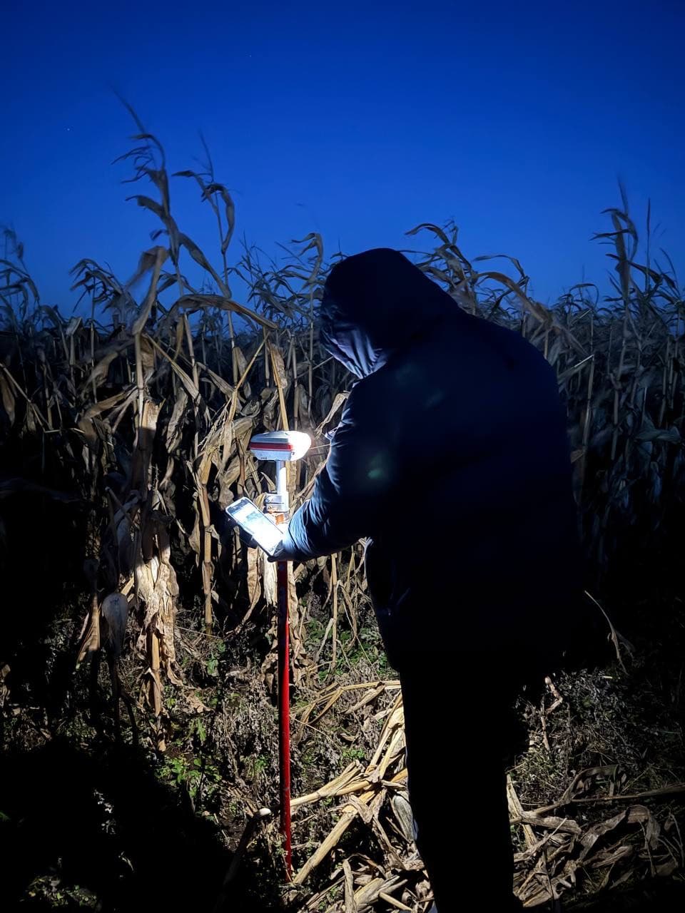 Геодезичне обладнання для топографо-геодезичних робіт та межування земельних ділянок